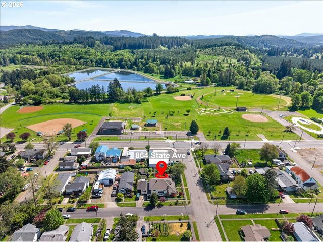 864 State Ave, Vernonia, OR 97064