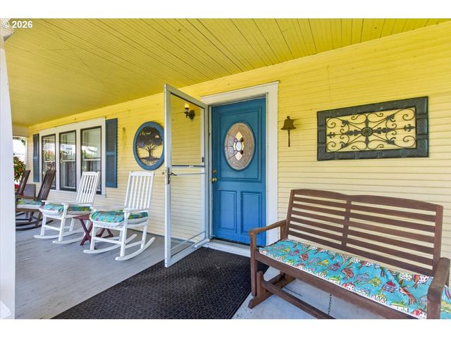 864 State Ave, Vernonia, OR 97064