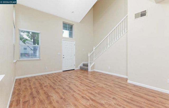 2939 Kennsington Ln, Tracy, CA 95377