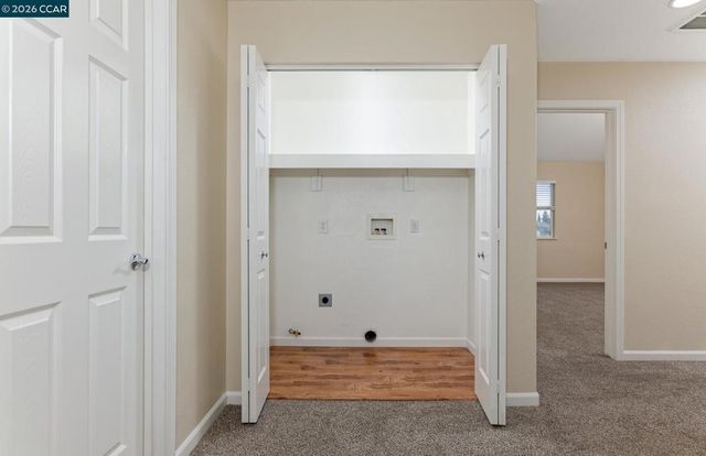 2939 Kennsington Ln, Tracy, CA 95377