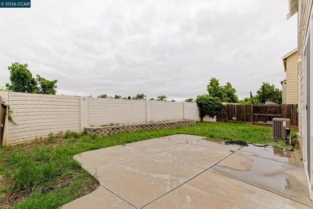 2939 Kennsington Ln, Tracy, CA 95377