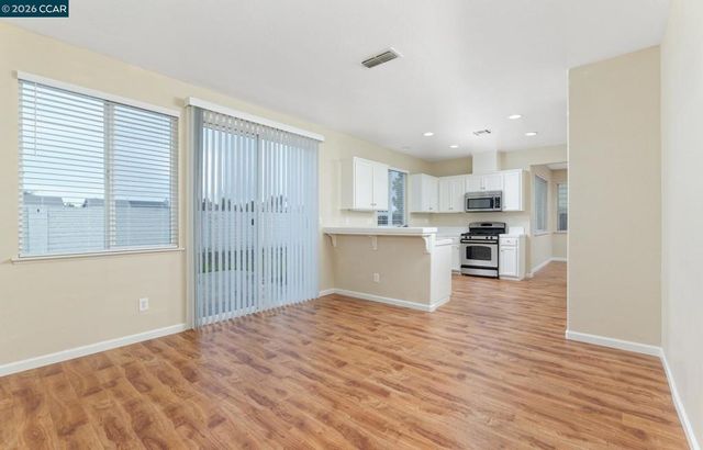 2939 Kennsington Ln, Tracy, CA 95377