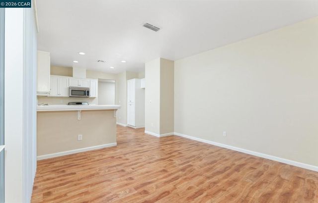 2939 Kennsington Ln, Tracy, CA 95377