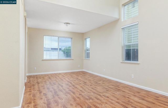 2939 Kennsington Ln, Tracy, CA 95377