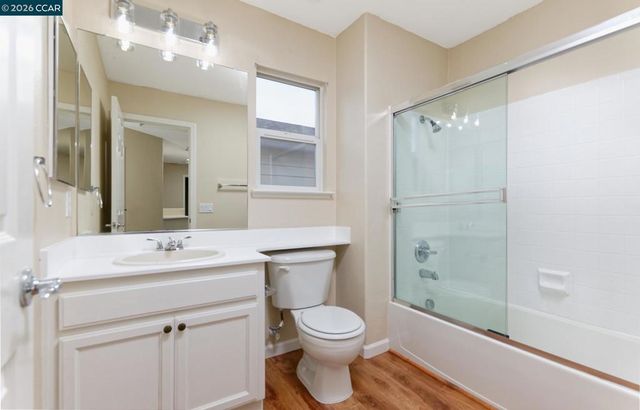 2939 Kennsington Ln, Tracy, CA 95377