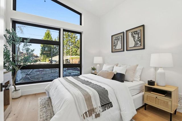 11660 Winding Way, Los Altos, CA 94024