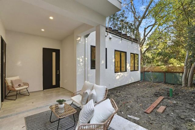 11660 Winding Way, Los Altos, CA 94024