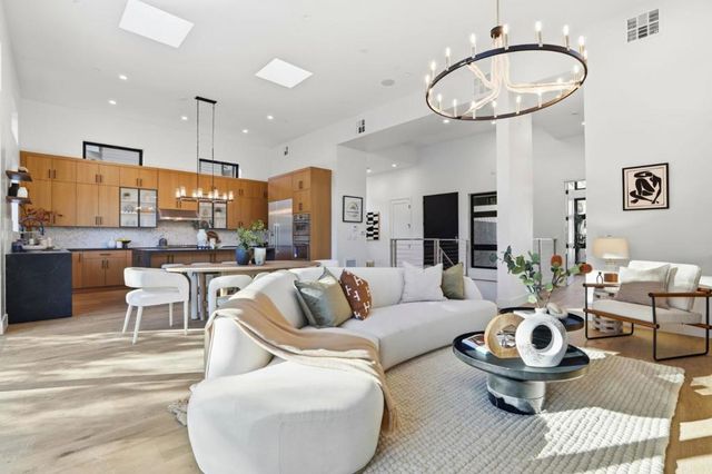 11660 Winding Way, Los Altos, CA 94024