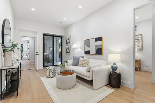 11660 Winding Way, Los Altos, CA 94024