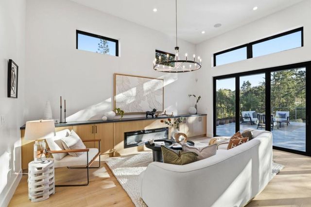 11660 Winding Way, Los Altos, CA 94024