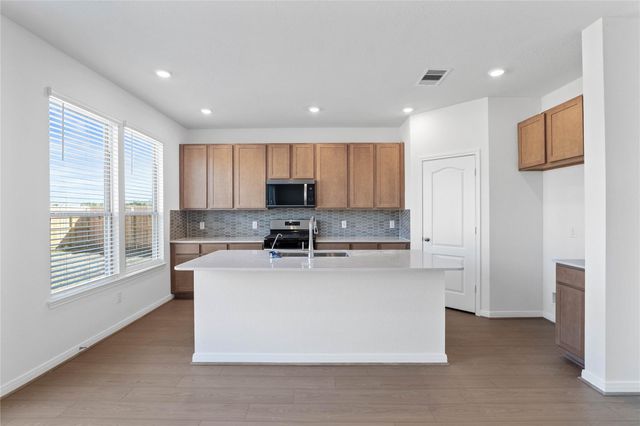 1403 Grand Olympia Drive, Fresno, TX 77545