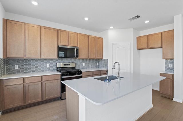 1403 Grand Olympia Drive, Fresno, TX 77545