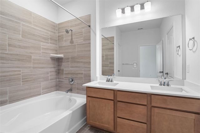 1403 Grand Olympia Drive, Fresno, TX 77545