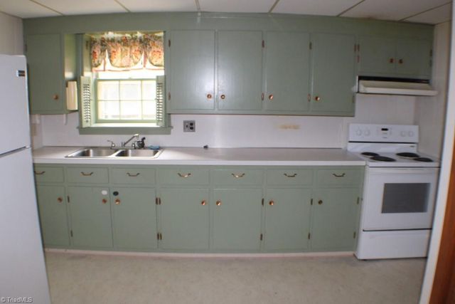 234 Hylton Street, Mount Airy, NC 27030