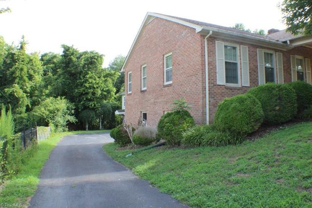 234 Hylton Street, Mount Airy, NC 27030