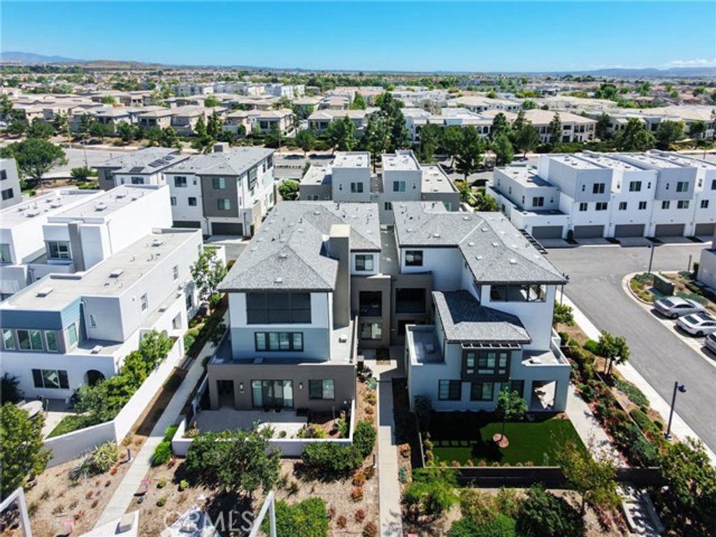 292 Novel, Irvine, CA 92618