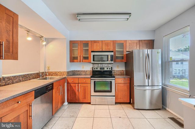 7 COBBER LN, Baltimore, MD 21229