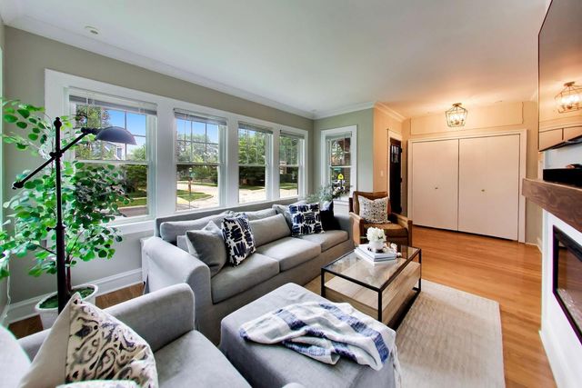 101 16th Street, Wilmette, IL 60091