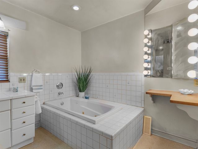65 Sioux Circle, Sand Springs, OK 74063