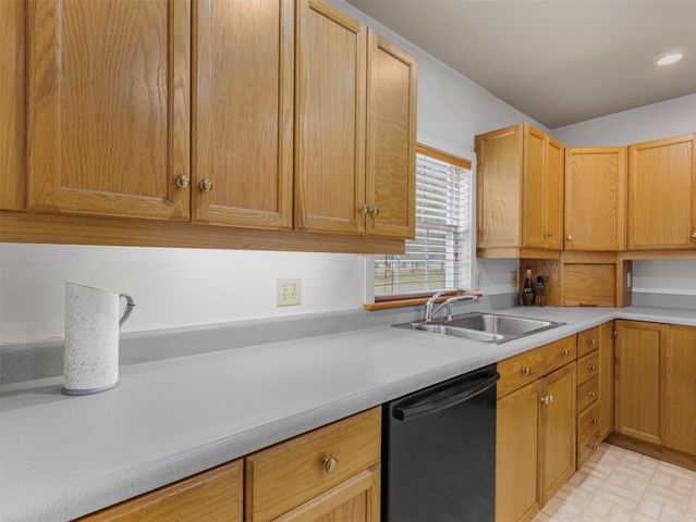 65 Sioux Circle, Sand Springs, OK 74063