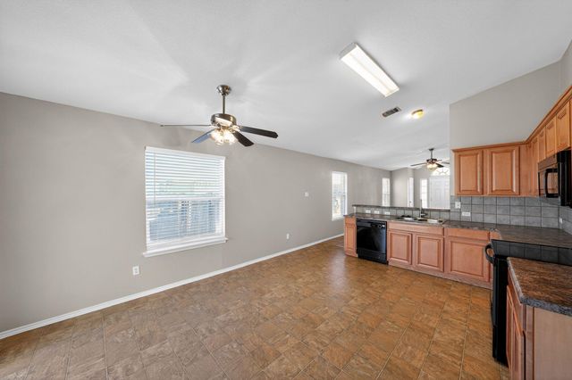 1007 Gentry DR, Leander, TX 78641