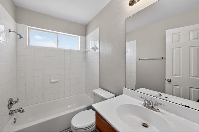 1007 Gentry DR, Leander, TX 78641