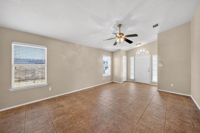 1007 Gentry DR, Leander, TX 78641