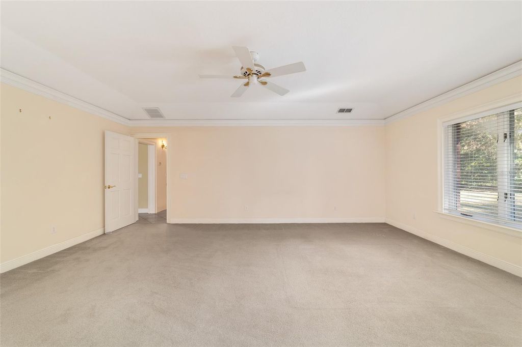 Image 18 of property listing at 1570 SE 73RD PLACE, Ocala, FL 34480