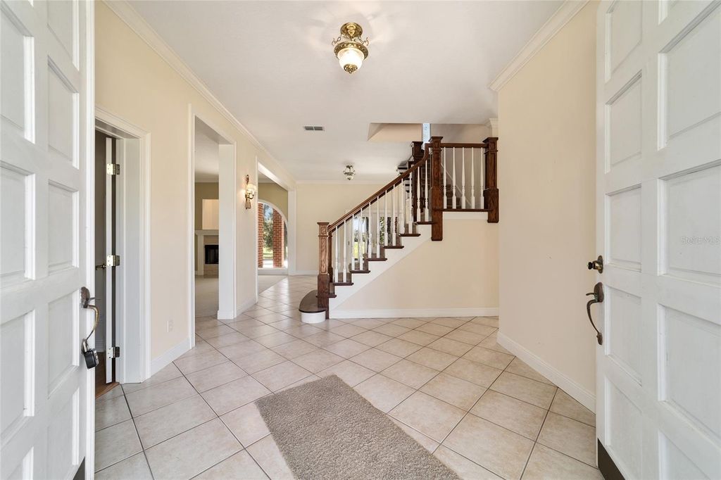 Image 3 of property listing at 1570 SE 73RD PLACE, Ocala, FL 34480