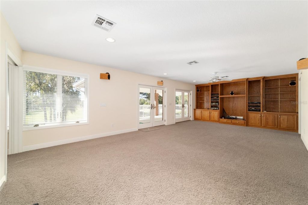 Image 24 of property listing at 1570 SE 73RD PLACE, Ocala, FL 34480