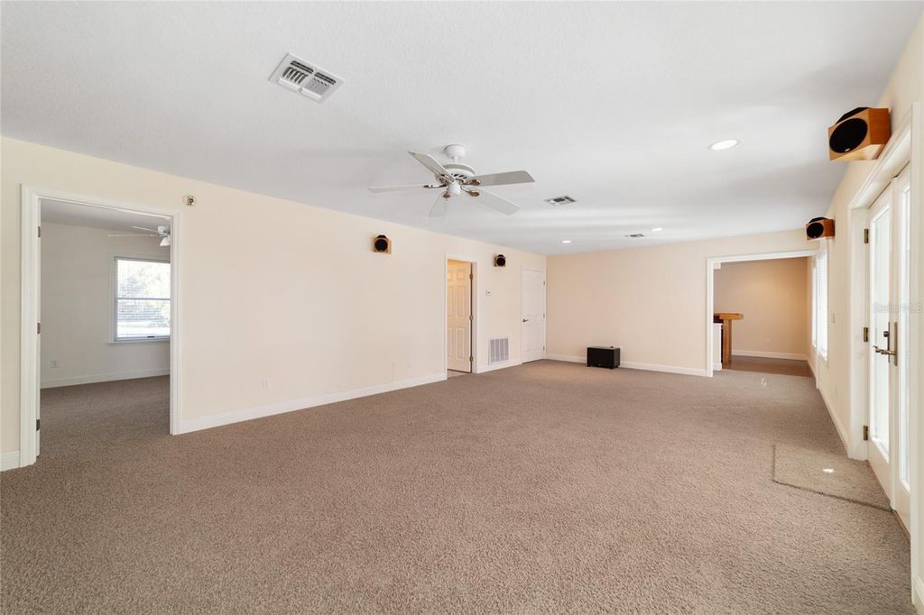 Image 28 of property listing at 1570 SE 73RD PLACE, Ocala, FL 34480