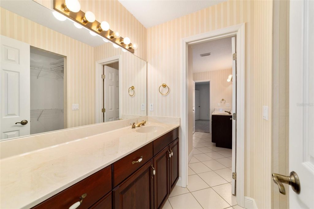 Image 31 of property listing at 1570 SE 73RD PLACE, Ocala, FL 34480