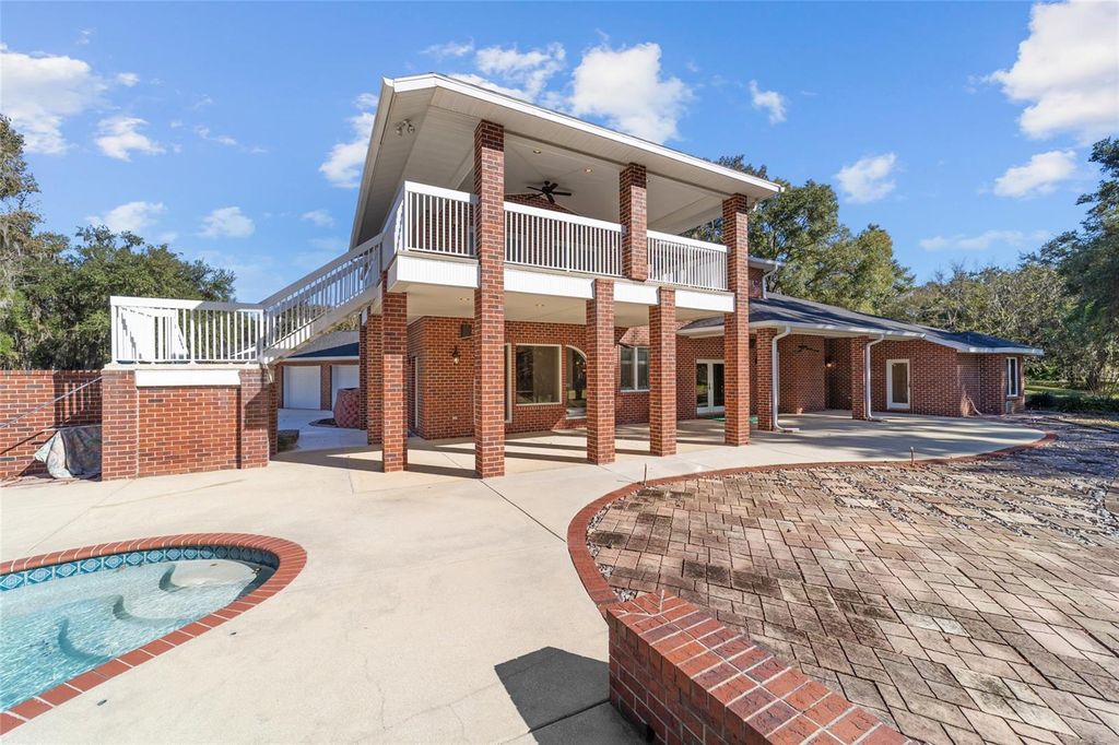 Image 36 of property listing at 1570 SE 73RD PLACE, Ocala, FL 34480