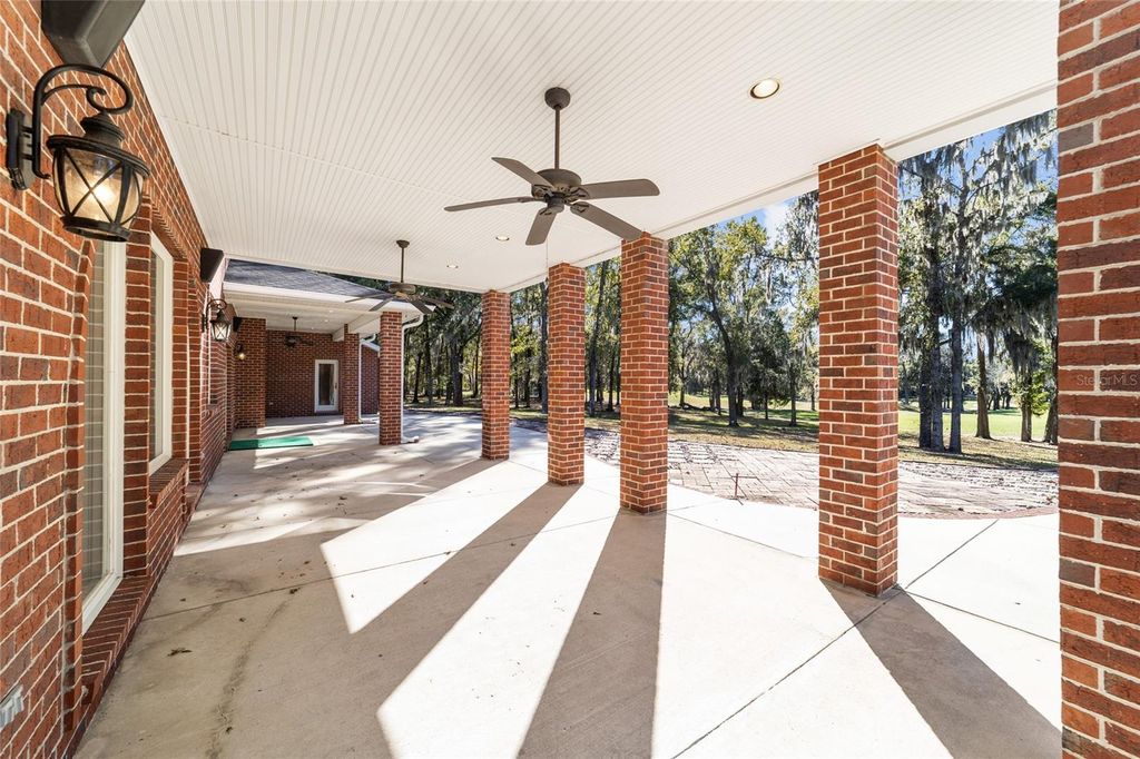 Image 37 of property listing at 1570 SE 73RD PLACE, Ocala, FL 34480