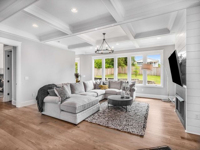 841A Battlefield Dr, Nashville, TN 37204