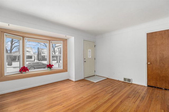 9885 Hubert Avenue, Allen Park, MI 48101
