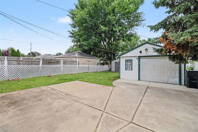 9885 Hubert Avenue, Allen Park, MI 48101