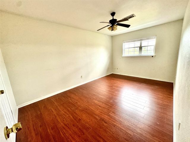 5813 Lucy Lane, Pasadena, TX 77505