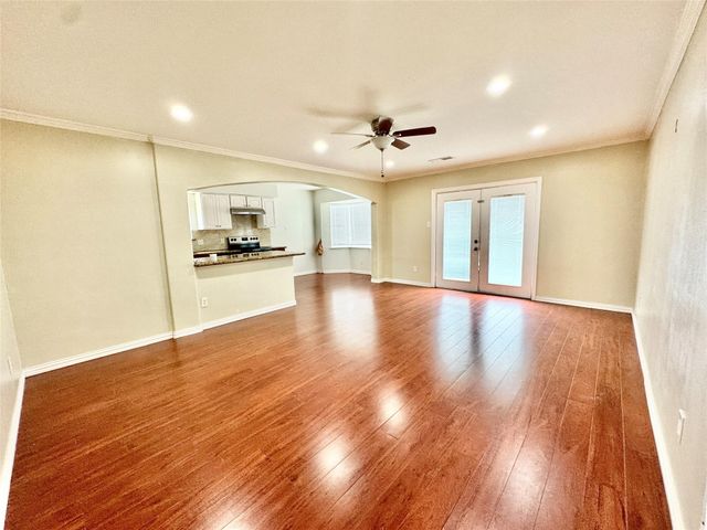 5813 Lucy Lane, Pasadena, TX 77505