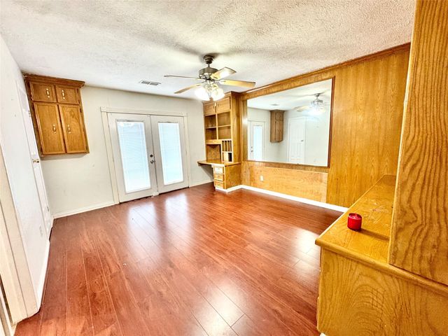 5813 Lucy Lane, Pasadena, TX 77505