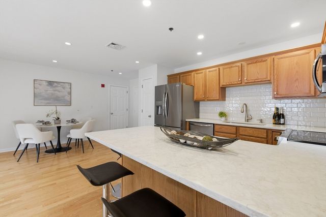 1 Eagle Dr 1, Tewksbury, MA 01876