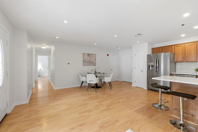 1 Eagle Dr 1, Tewksbury, MA 01876