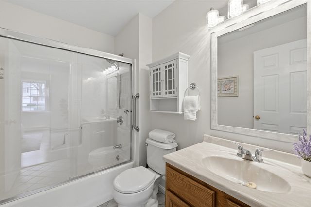 1 Eagle Dr 1, Tewksbury, MA 01876