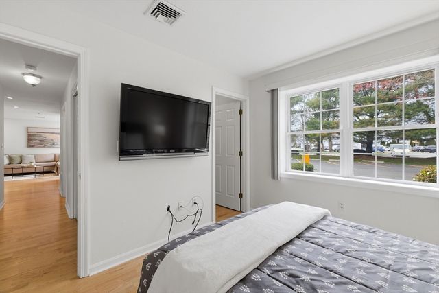 1 Eagle Dr 1, Tewksbury, MA 01876