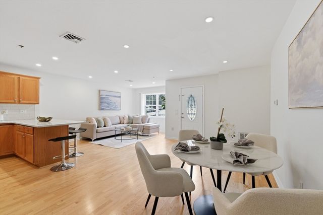 1 Eagle Dr 1, Tewksbury, MA 01876