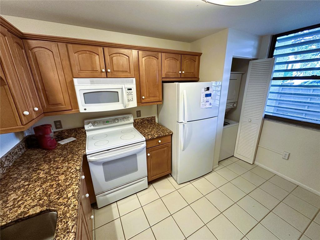 645 WOODLAWN DRIVE, BRADENTON, FL 34210 — photo 3