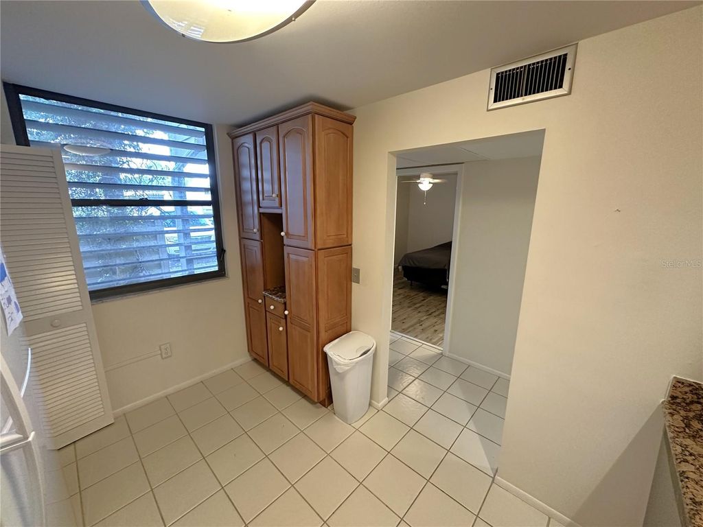 645 WOODLAWN DRIVE, BRADENTON, FL 34210 — photo 4