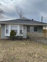 42 Vernon Avenue, Mastic, NY 11950