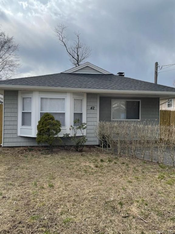 42 Vernon Avenue, Mastic, NY 11950