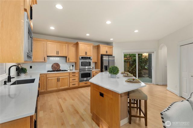 3117 222nd Court SE, Sammamish, WA 98075
